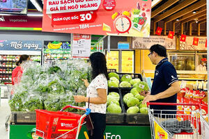 Sau bão Yagi: siêu thị WinMart đầy ắp rau, củ, quả, giá cả ổn định