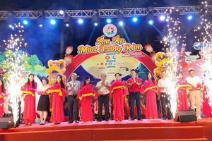 “Ấm áp mùa trăng rằm” mang Tết Trung thu đến với trẻ em nghèo