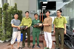 Vườn Quốc gia Cúc Phương tiếp nhận 2 cá thể chim quý hiếm