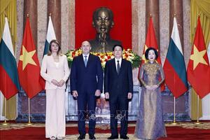 Chủ tịch nước Lương Cường hội đàm với Tổng thống Bulgaria Rumen Radev