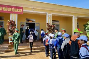 Gia Lai: Học sinh hào hứng với nhiều trải nghiệm thú vị khi được hoá thân thành chiến sĩ