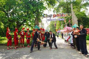 Rộn ràng sắc màu văn hóa vùng cao chào đón năm mới 2025 tại Thủ đô