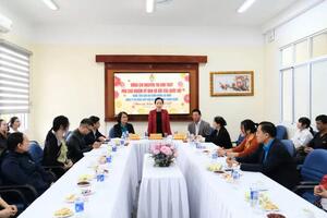 Đà Nẵng: Người lao động phấn khởi nhận quà Tết