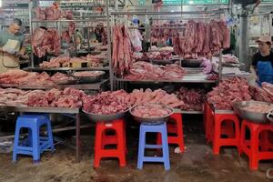 TP. Hồ Chí Minh: Giá heo tăng cao, tiểu thương gặp khó