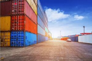 Doanh nghiệp Algeria mời thầu 2.136 container
