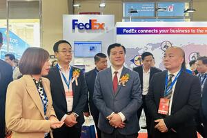 Toàn cảnh Hội chợ Thương mại Quốc tế Việt Nam 2025