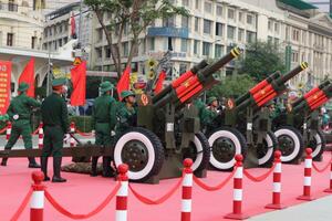 TP Hồ Chí Minh "chạy đua với thời gian" cho đại lễ 30/4