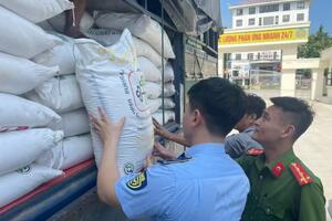 Nghệ An: Tạm giữ 3 tấn đường cát nhập lậu