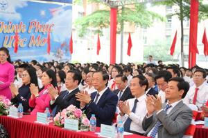 Trường THCS Cầu Giấy đón nhận Huân chương Lao động hạng Ba