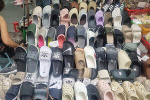 Quản lý thị trường Hà Nội tiếp tục kiểm tra, xử lý hàng giả tại phố cổ