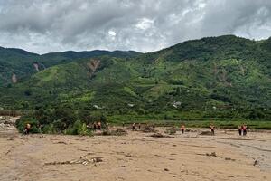 Sơn La: Tích cực tìm người mất tích và cảnh báo nguy cơ ngập lụt tiếp diễn