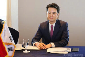 Bộ trưởng Nguyễn Hồng Diên làm việc với đại diện Tập đoàn SK