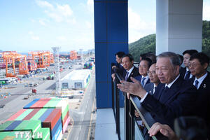 Từ Busan đến Cái Mép, Lạch Huyện - cất cánh với mặt tiền Biển Đông