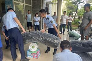 Hà Nội: Phát hiện hàng ngàn sản phẩm vi phạm tại xã Phù Đổng