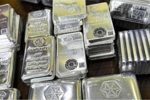 Giá bạc hôm nay 3/9/2025: Bạc suy yếu