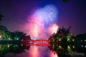 Mãn nhãn màn pháo hoa tuyệt đẹp chào mừng 80 năm Quốc Khánh 2/9
