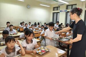 Mát lòng bữa ăn bán trú tại xã Đoài Phương