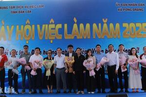 Xã Pơng Drang: Gần 500 người lao động tham gia Ngày hội việc làm năm 2025