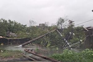 Bão số 10 gây mất điện tại 103 xã, phường của tỉnh Thanh Hóa