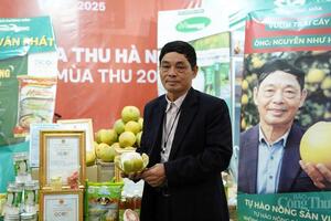 Người nông dân 70 tuổi và hành trình chuyển đổi số trong vùng trồng bưởi Hà Nội