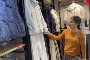 Thị trường áo ấm mùa đông nhộn nhịp: Đa dạng mẫu mã, giá cả cạnh tranh