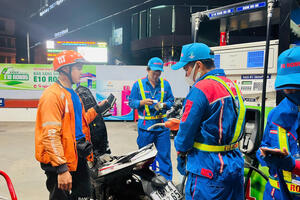 Giá xăng dầu hôm nay ngày 14/11/2025: Tăng nhẹ