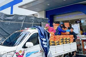 Nỗ lực cung ứng lương thực, thực phẩm cho người dân