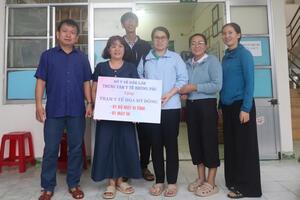 Trung tâm Y tế Krông Pắc hỗ trợ trang thiết bị cho các trạm y tế bị thiệt hại do mưa lũ