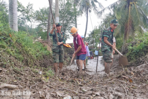 Gấp rút giúp dân ổn định cuộc sống