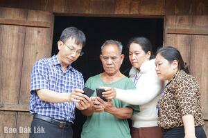 Công nghệ đồng hành với chính sách giảm nghèo