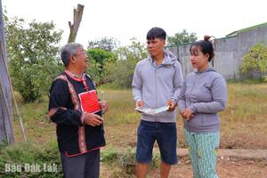 Xã biên giới Buôn Đôn có 8 người uy tín trong vùng đồng bào dân tộc thiểu số