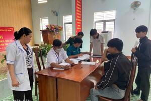 Người uy tín chung sức tuyển quân ở Buôn Đôn