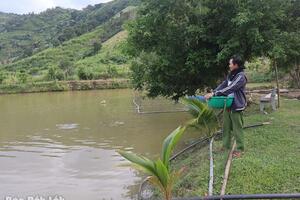 Những “đầu tàu” của buôn làng