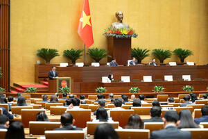 Ngày 8/12, Quốc hội thảo luận ở hội trường về chính sách năng lượng