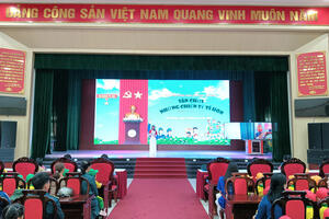 Thiếu nhi Hải Phòng trải nghiệm, học truyền thống tại Sư đoàn 363