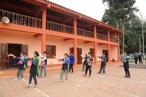 Người Bố Y ở Mường Khương chung sức xây dựng nông thôn mới