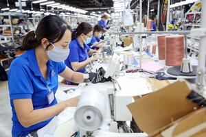 Dệt may đóng góp nhiều nhất vào tăng trưởng xuất khẩu