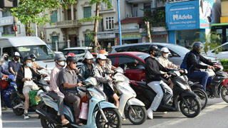 Hà Nội dự kiến hỗ trợ đổi xe xăng sang xe điện tối đa 5 triệu đồng