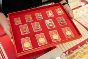 Giá vàng hôm nay 15/01/2026: Giá vàng và bạc đạt mức cao kỷ lục