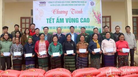 Công ty Cổ phần DKD tặng hơn 300 suất quà Tết cho cán bộ, chiến sỹ và người dân Kỳ Sơn