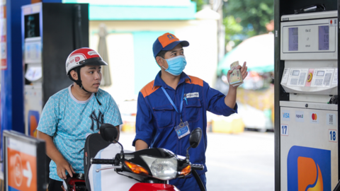 Giá xăng dầu giảm mạnh, có loại giảm hơn 1.200 đồng/lít