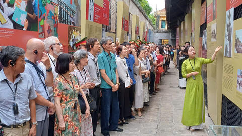 Trưng bày 'Bút sắc, lòng son':  Hồi ức xúc động về các chiến sĩ yêu nước