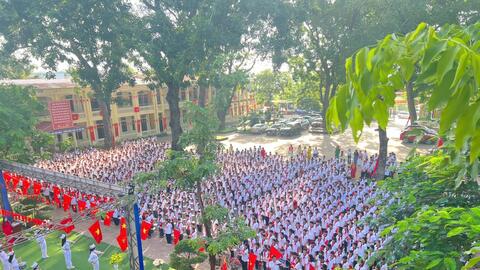 Hơn 10.000 học sinh xã Hạ Bằng hân hoan bước vào năm học mới