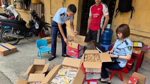 Thu giữ hàng nghìn sản phẩm bánh Trung thu, đồ chơi nhập lậu