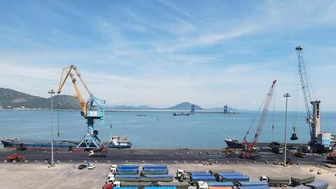 Hà Tĩnh: Lợi thế tiềm năng chưa được khơi thông, nhất là cảng nước sâu