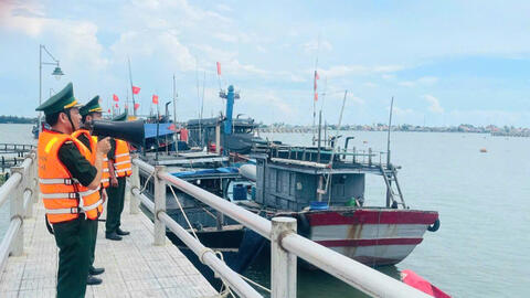 Thành phố Huế ban hành Công điện khẩn ứng phó với bão số 12