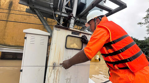 Hơn 413.000 khách hàng Đà Nẵng, Huế đang mất điện do mưa lũ