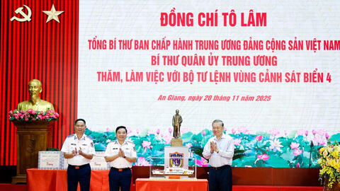 Tổng Bí thư: Cảnh sát biển phải là 'điểm tựa' để ngư dân vươn khơi bám biển