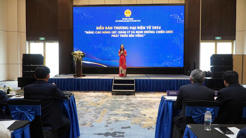 Khai mạc diễn đàn toàn cảnh thương mại điện tử