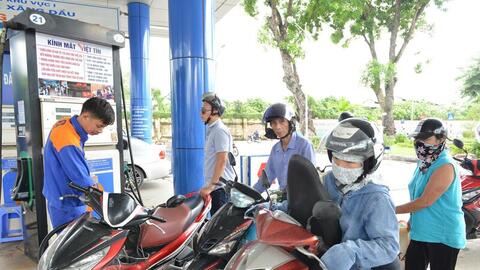 Bộ Công Thương yêu cầu doanh nghiệp triển khai loạt giải pháp bảo đảm nguồn cung xăng dầu